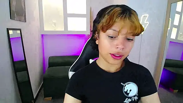 melodyy as online show from April 8, 2026, 12:39 pm