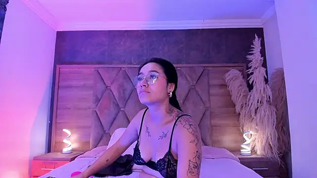 Snapshot of AnaiaClarck chatting on June 1, 2026, 3:18 am AnaiaClarck online show from June 1, 2026, 3:18 am