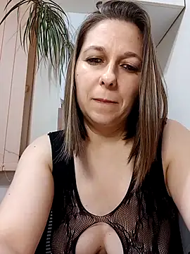 AdaJoy online show from February 8, 2026, 11:02 pm