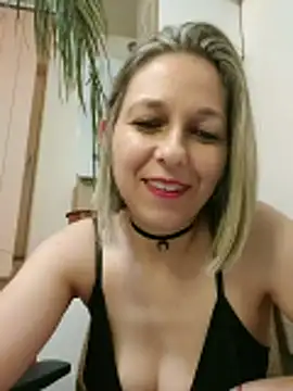 Snapshot of AdaJoy chatting on May 8, 2026, 10:24 pm AdaJoy online show from May 8, 2026, 10:24 pm