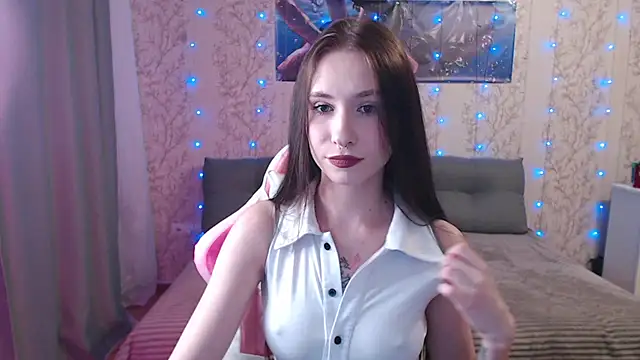 Snapshot of SnowWhite_Lissa chatting on July 2, 2026, 6:03 pm SnowWhite Lissa online show from July 2, 2026, 6:03 pm