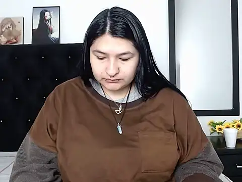 LauraHorny69 online show from March 6, 2026, 1:06 pm