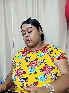 Snapshot of cami__sexy chatting on February 6, 2026, 2:40 am cami sexy online show from February 6, 2026, 2:40 am