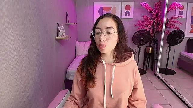 Veronica miiller online show from April 14, 2026, 7:41 pm