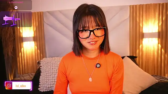 Snapshot of Ivi_Aiko chatting on May 6, 2026, 11:31 pm Ivi Aiko online show from May 6, 2026, 11:31 pm