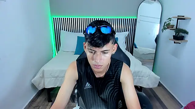 Snapshot of Astaroth_Grigori chatting on February 18, 2026, 7:32 pm Astaroth Grigori online show from February 18, 2026, 7:32 pm