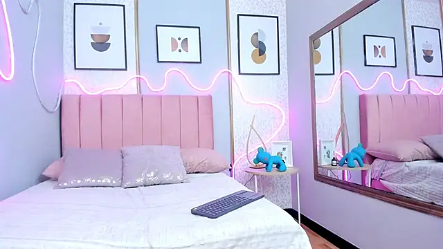 Snapshot of SAMMYLEWISMD chatting on February 4, 2026, 1:22 am SAMMYLEWISMD online show from February 4, 2026, 1:22 am