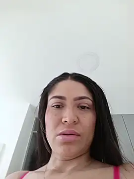 Snapshot of Ina_Jody_ chatting on February 6, 2026, 6:15 pm Ina Jody online show from February 6, 2026, 6:15 pm