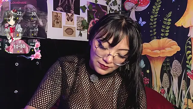 victoriia thompson online show from February 7, 2026, 8:28 pm