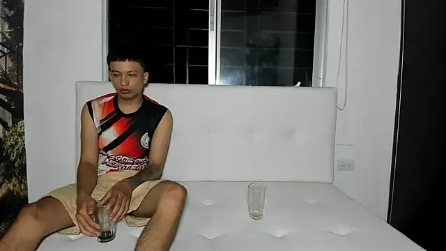 Jhon couplee online show from April 14, 2026, 8:08 am