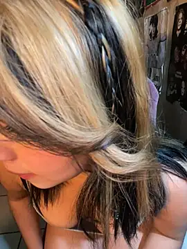 pinkybombon online show from February 5, 2026, 11:55 pm