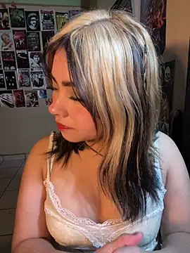 pinkybombon online show from February 8, 2026, 2:20 am