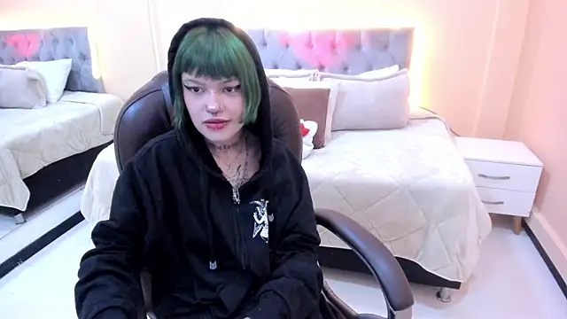 Snapshot of Bela_Craxkerr chatting on February 24, 2026, 12:39 pm Bela Craxkerr online show from February 24, 2026, 12:39 pm