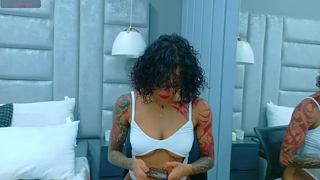 LizStorm  online show from March 22, 2026, 7:48 pm