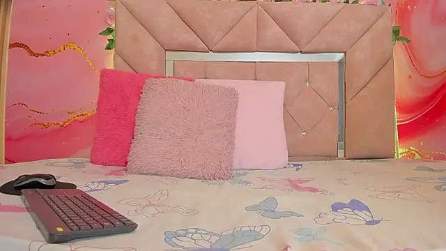 sweet  luna   online show from February 2, 2026, 11:09 am