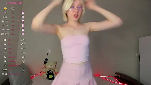 Allettaevee online show from April 1, 2026, 1:41 am