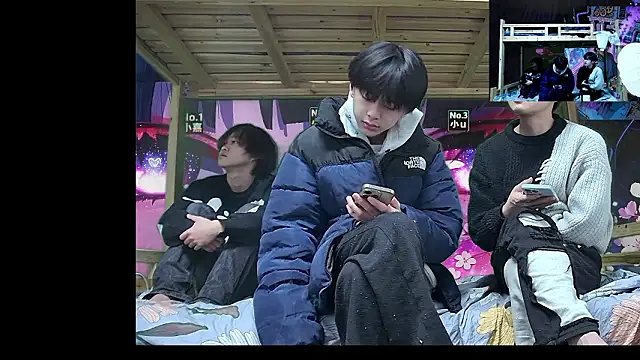 Snapshot of xiaohuangren01 chatting on February 2, 2026, 1:26 am xiaohuangren01 online show from February 2, 2026, 1:26 am