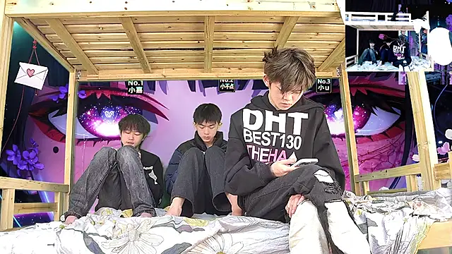 Snapshot of xiaohuangren01 chatting on February 5, 2026, 1:34 am xiaohuangren01 online show from February 5, 2026, 1:34 am