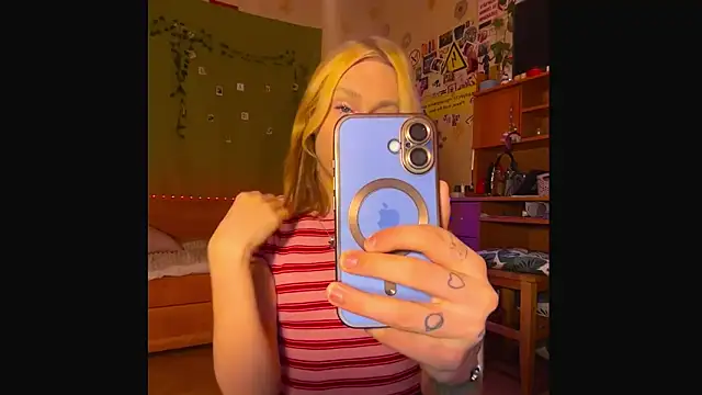 Snapshot of miss_barbie111 chatting on February 5, 2026, 4:03 pm miss barbie111 online show from February 5, 2026, 4:03 pm