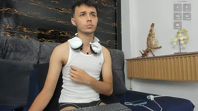 Alhan Twink online show from February 3, 2026, 8:58 pm