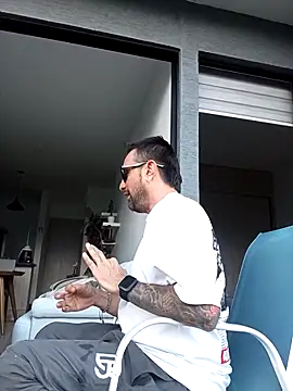 ahsssex2026 online show from February 11, 2026, 9:47 pm