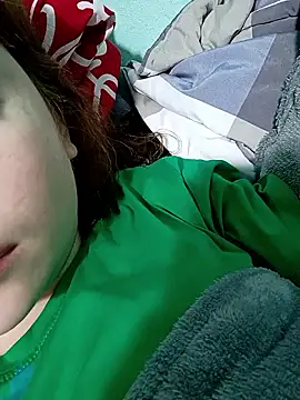 lylinhjim online show from February 11, 2026, 5:02 pm