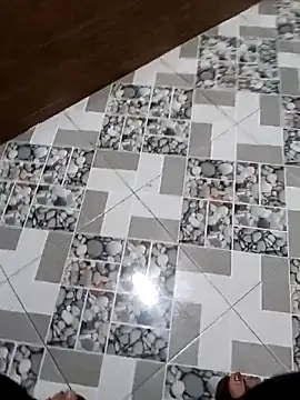 lylinhjim online show from February 7, 2026, 5:21 pm