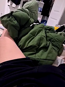 Snapshot of Tom32828 chatting on February 28, 2026, 7:19 am Tom32828 online show from February 28, 2026, 7:19 am