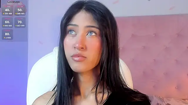 Snapshot of internett_sweetheart chatting on April 23, 2026, 5:14 am internett sweetheart online show from April 23, 2026, 5:14 am