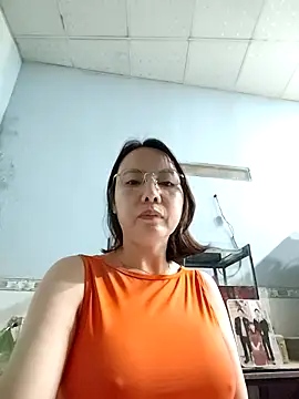 Snapshot of Famrita chatting on February 6, 2026, 12:17 am Famrita online show from February 6, 2026, 12:17 am