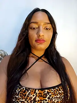 Luxlariel1 online show from January 15, 2026, 2:59 am