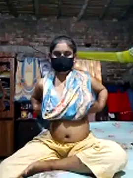 Snapshot of Hot_Sweeti chatting on April 18, 2026, 11:12 am Hot Sweeti online show from April 18, 2026, 11:12 am