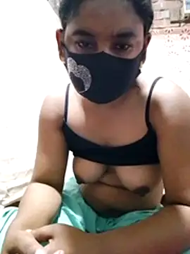 Snapshot of Hot_Sweeti chatting on February 3, 2026, 9:47 am Hot Sweeti online show from February 3, 2026, 9:47 am