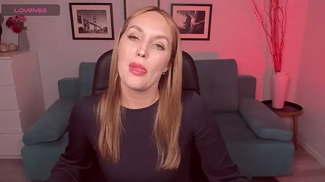 EvieMagical online show from March 24, 2026, 6:19 pm