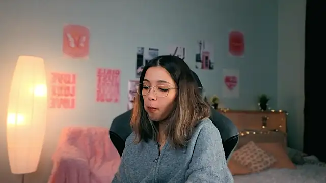 Snapshot of dinnerwithflowers chatting on February 9, 2026, 1:31 pm dinnerwithflowers online show from February 9, 2026, 1:31 pm