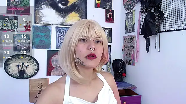 Snapshot of MelisaVelvet chatting on July 15, 2026, 8:27 pm MelisaVelvet online show from July 15, 2026, 8:27 pm
