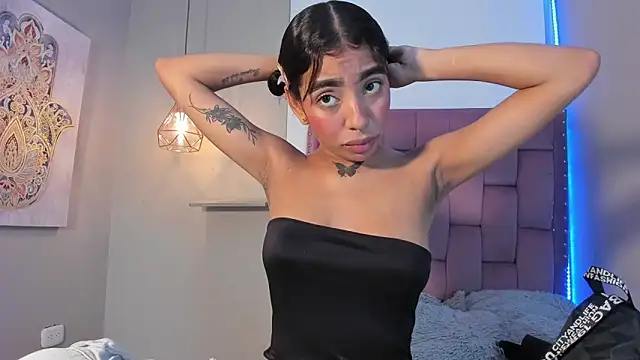 Scarlet Vixen  online show from March 29, 2026, 1:02 pm