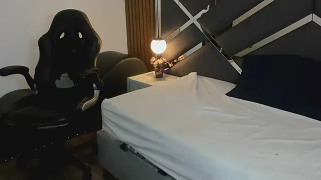 Ambarross  online show from March 19, 2026, 1:00 pm