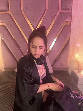 elodie rouge online show from April 9, 2026, 11:49 am