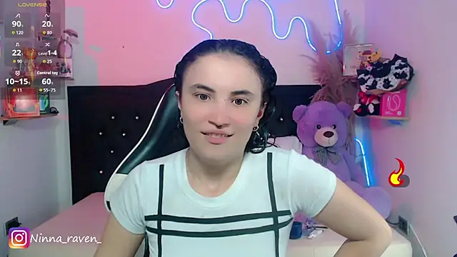 Snapshot of AriaDark chatting on June 13, 2026, 9:02 pm AriaDark online show from June 13, 2026, 9:02 pm