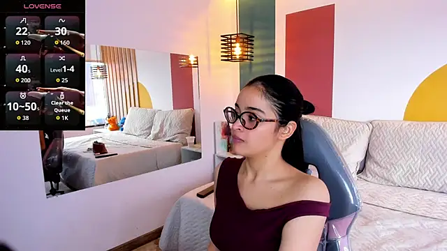 VanessaDoofenshmirtz online show from July 17, 2026, 8:28 pm