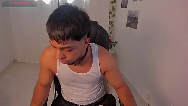 Snapshot of shooting_wilson chatting on January 18, 2026, 6:11 pm shooting wilson online show from January 18, 2026, 6:11 pm