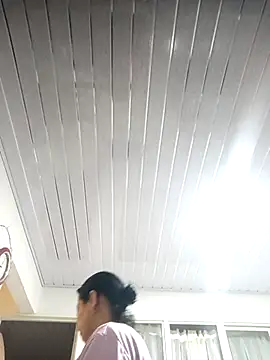 RossyAlvarez online show from April 8, 2026, 10:44 pm