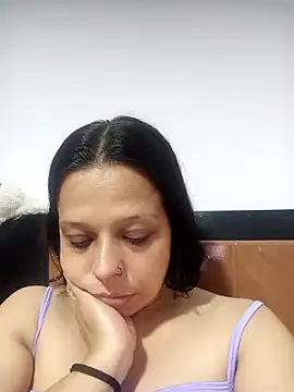 RossyAlvarez online show from March 18, 2026, 12:14 am