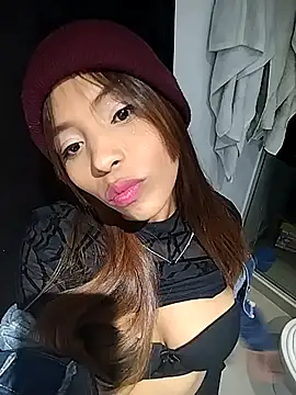 Small-lulu online show from January 15, 2026, 12:25 am