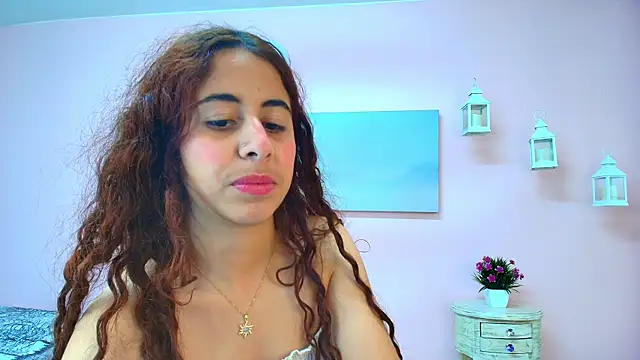 Snapshot of scarlett_clyde chatting on July 17, 2026, 12:35 pm scarlett clyde online show from July 17, 2026, 12:35 pm