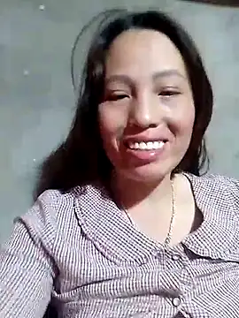 Snapshot of Gummiesu chatting on February 16, 2026, 8:18 pm Gummiesu online show from February 16, 2026, 8:18 pm