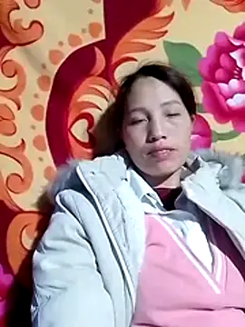 Snapshot of Gummiesu chatting on February 3, 2026, 6:46 pm Gummiesu online show from February 3, 2026, 6:46 pm