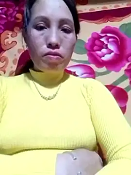 Snapshot of Gummiesu chatting on February 13, 2026, 12:38 pm Gummiesu online show from February 13, 2026, 12:38 pm