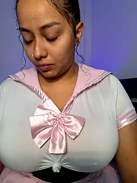Snapshot of curly_girl_31 chatting on May 11, 2026, 7:55 pm curly girl 31 online show from May 11, 2026, 7:55 pm